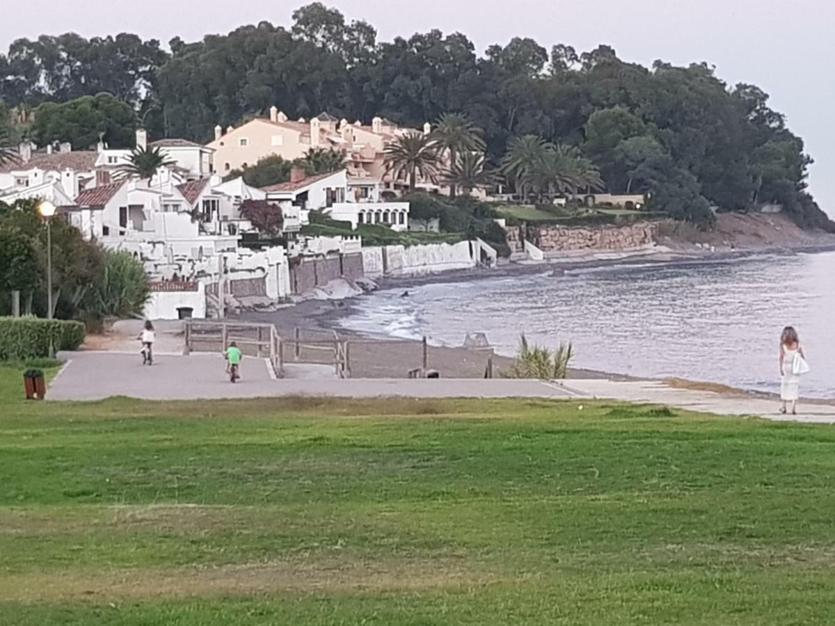Adosado Junto Al Mar Villa Естепона Екстериор снимка